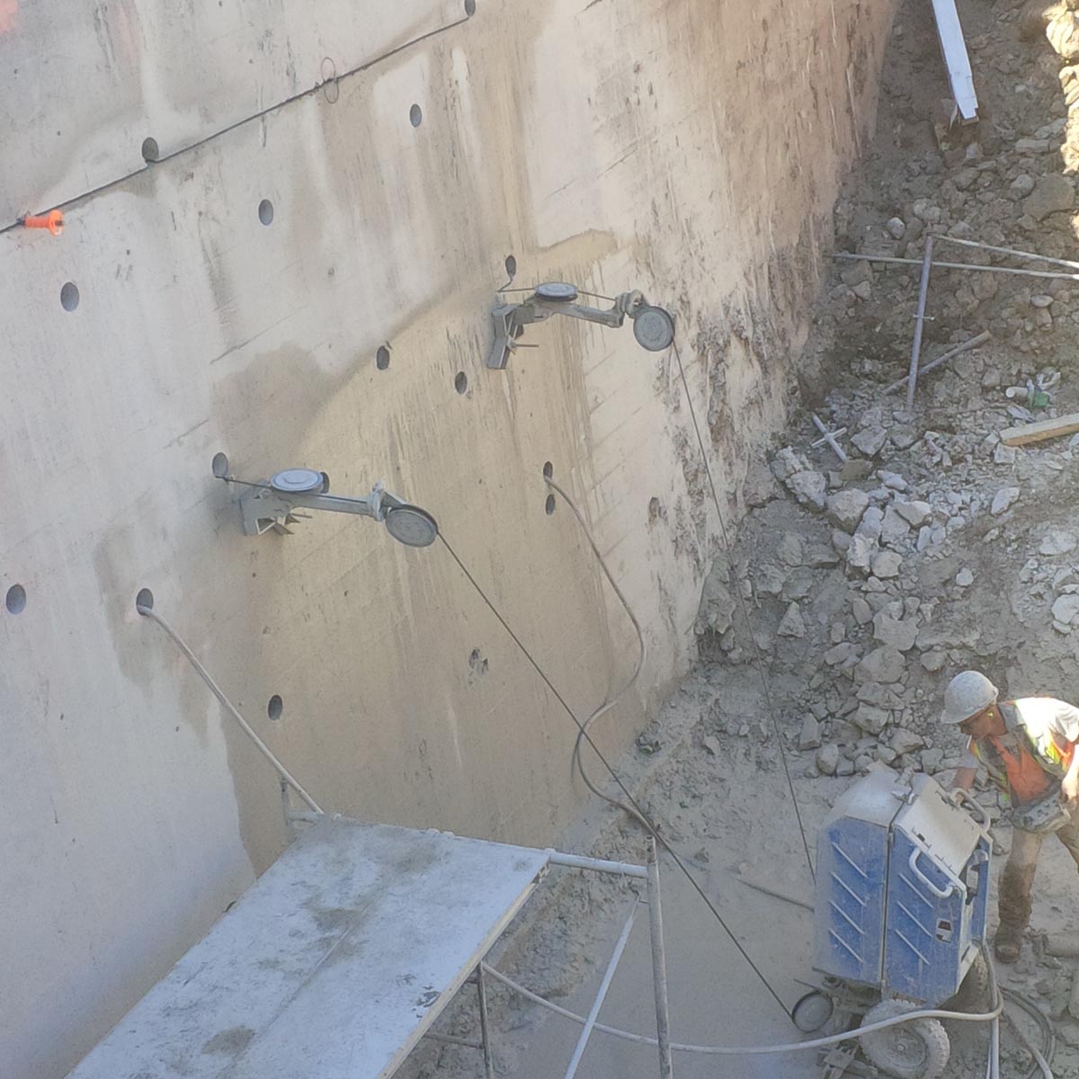 WIRE SAW